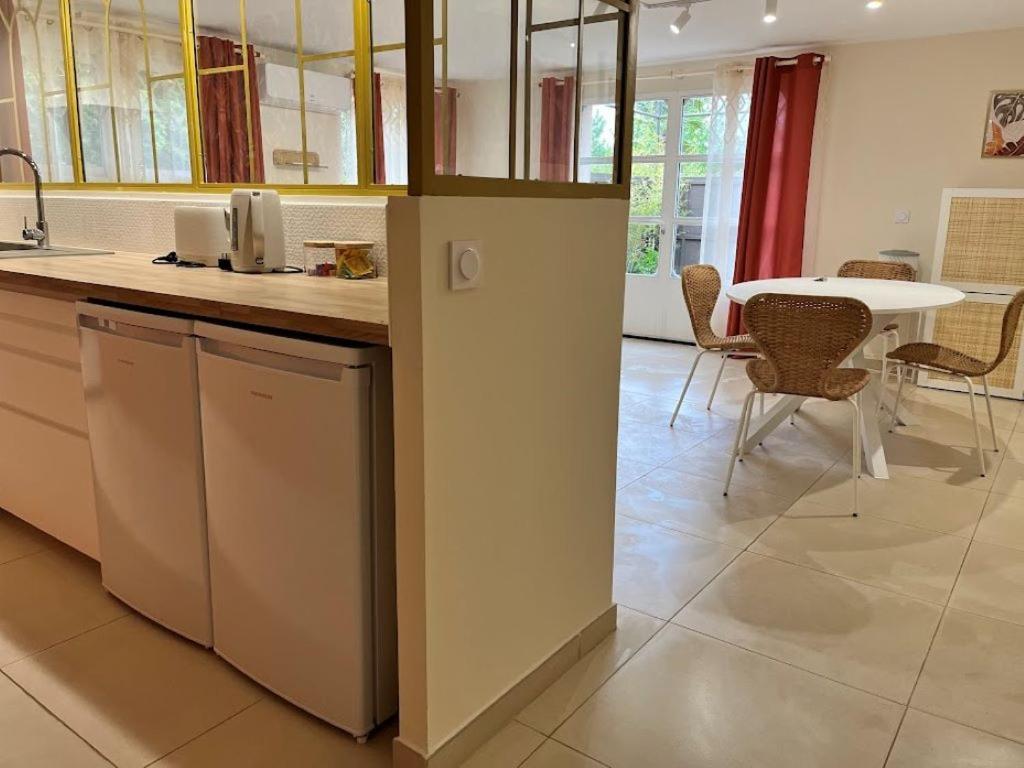 La Provence Avec Piscine Privative En Campagne Apartment Pernes-les-Fontaines Luaran gambar